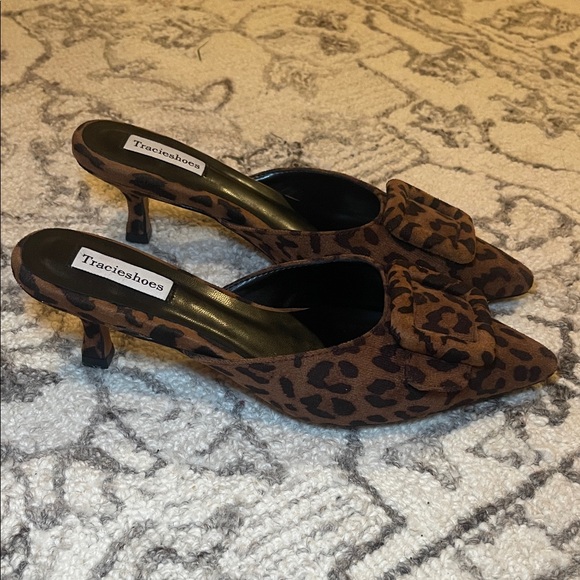 Brown Leopard Print Women's Shoes - Picture 6 of 8